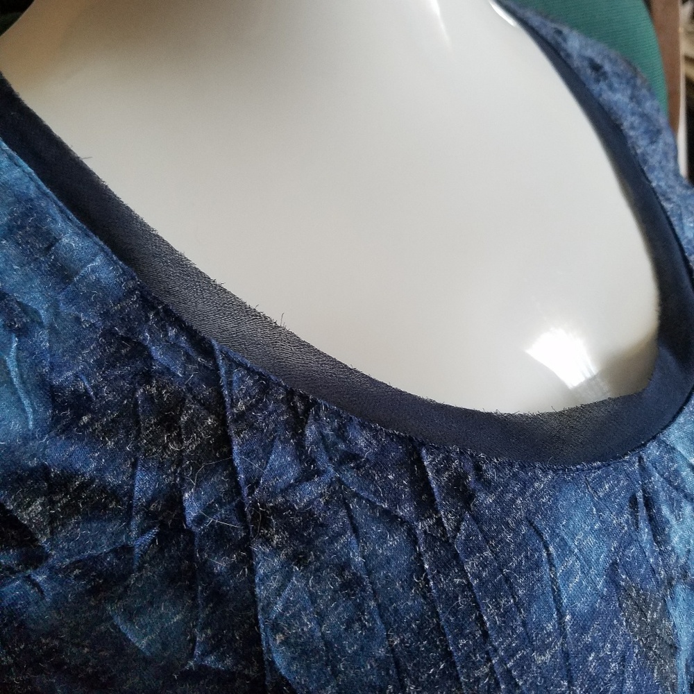 Vera Wang tunic top in dark blue and black - Picture 2 of 4
